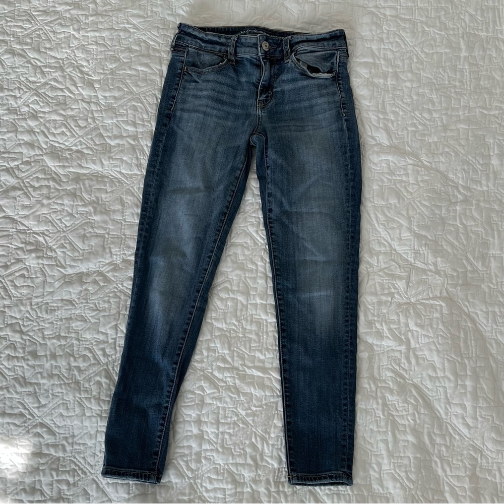 American Eagle super stretch skinny jeans (size 4)